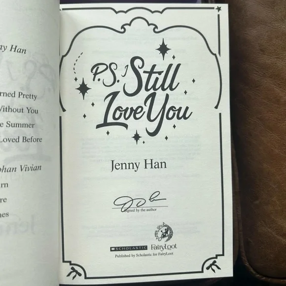 FAIRYLOOT signed edition To All The Boys I’ve Loved Before - Picture 4 of 6